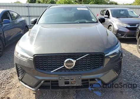 2022 Volvo Xc60 B6 R-Design из США, поврежденный, VIN YV4062RMXN1941583